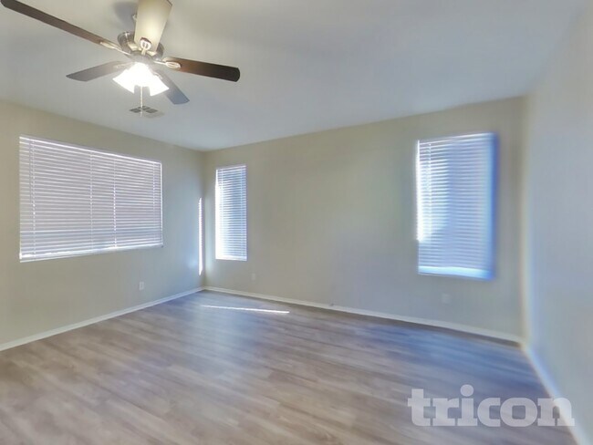 Foto del edificio - 4868 E Meadow Land Dr