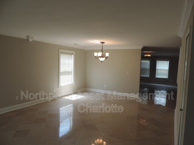 Building Photo - 4115 Rosefield Ct