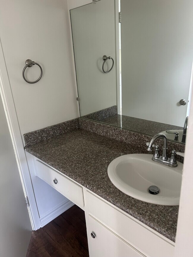 Foto del edificio - The Cornerstone Apartments