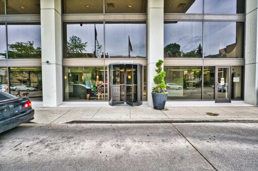 Building Photo - 4343 N Clarendon Ave