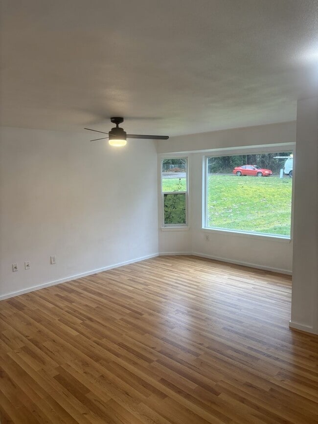 Building Photo - 5623 Delia Ln SW