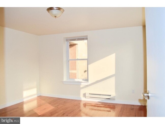 Building Photo - 415 S Broad St