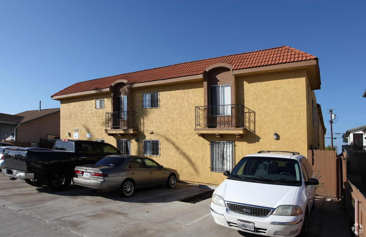 Building Photo - Marlborough Ave Apts