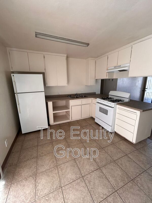 Foto del edificio - 10736 Railroad Ave