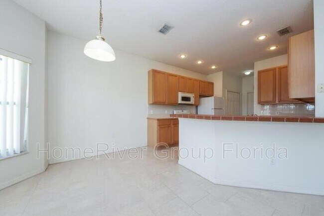 Foto del edificio - 2528 Aster Cove Ln