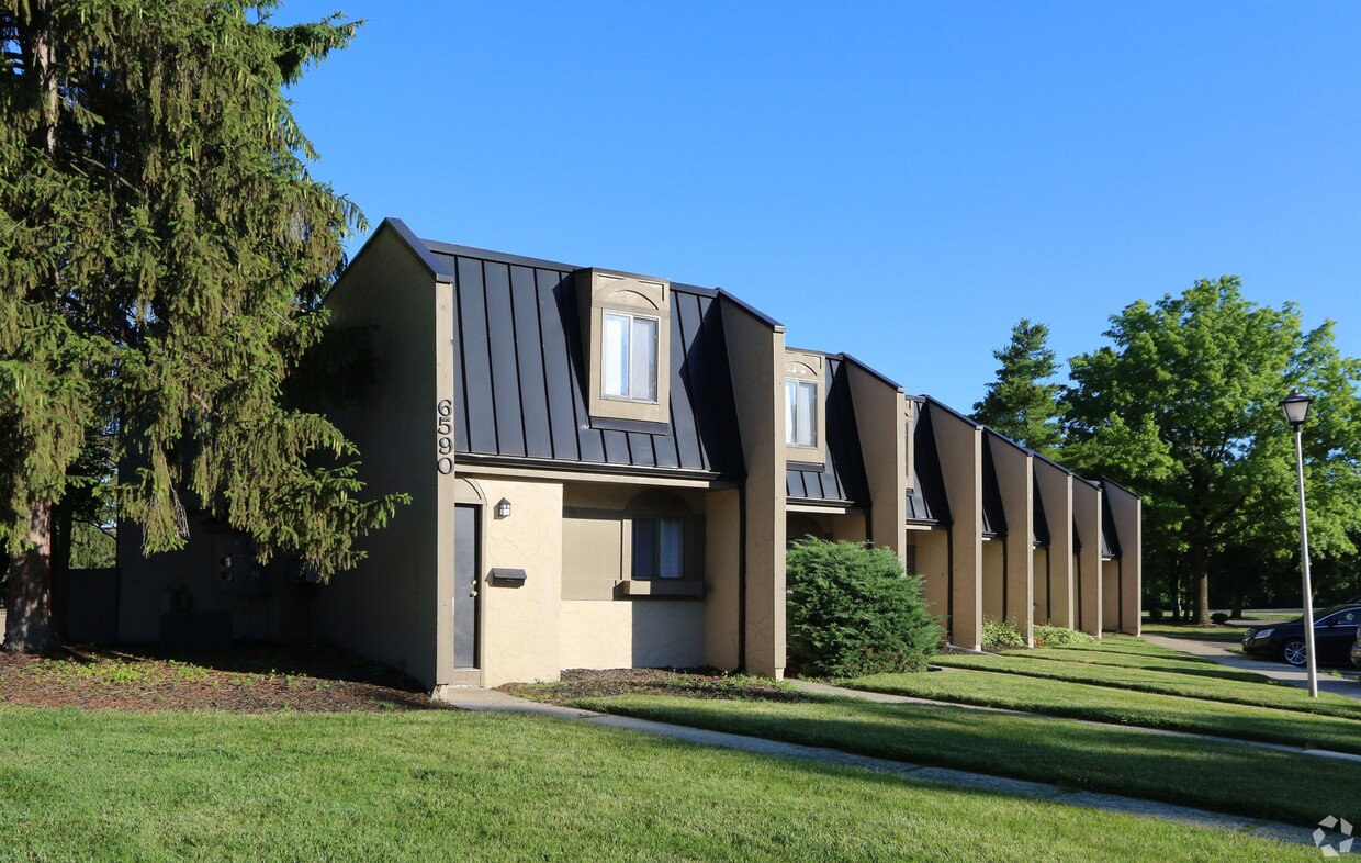 Building Exterior - Chandler Commons Apartments