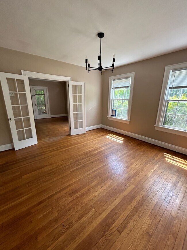 Foto del edificio - Charming 1920s Home in Five Points – Available April 4th