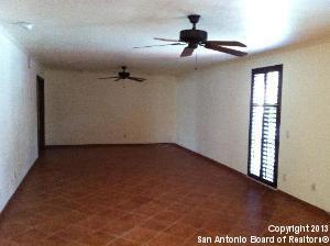 Building Photo - 8033 N New Braunfels Ave