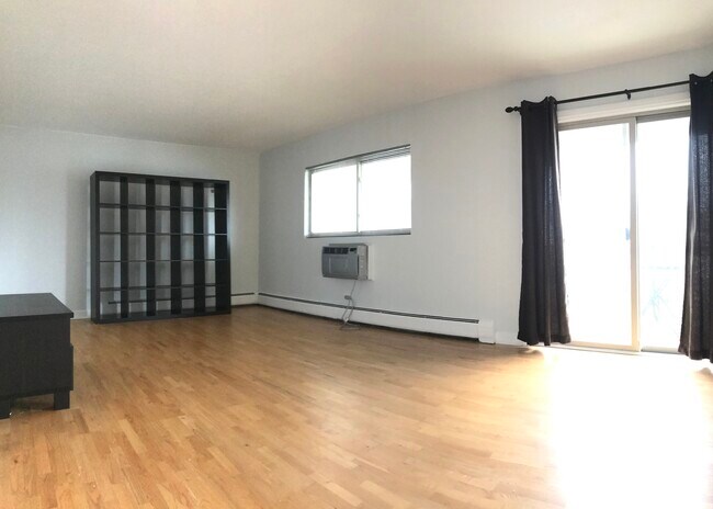 Foto del edificio - 693 E Fullerton Ave