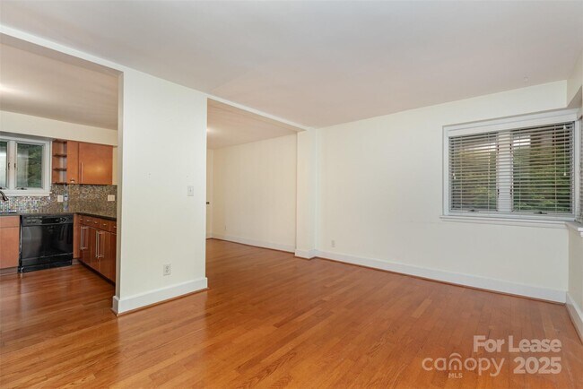 Foto del edificio - 2441 Vail Ave
