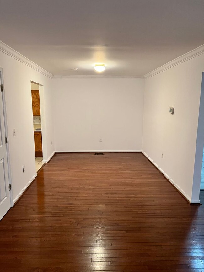 Foto del edificio - Spacious 3 Bedroom End Unit- Baltimore, MD