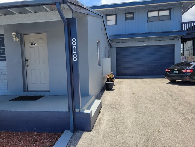 Building Photo - 808 NW 19th St