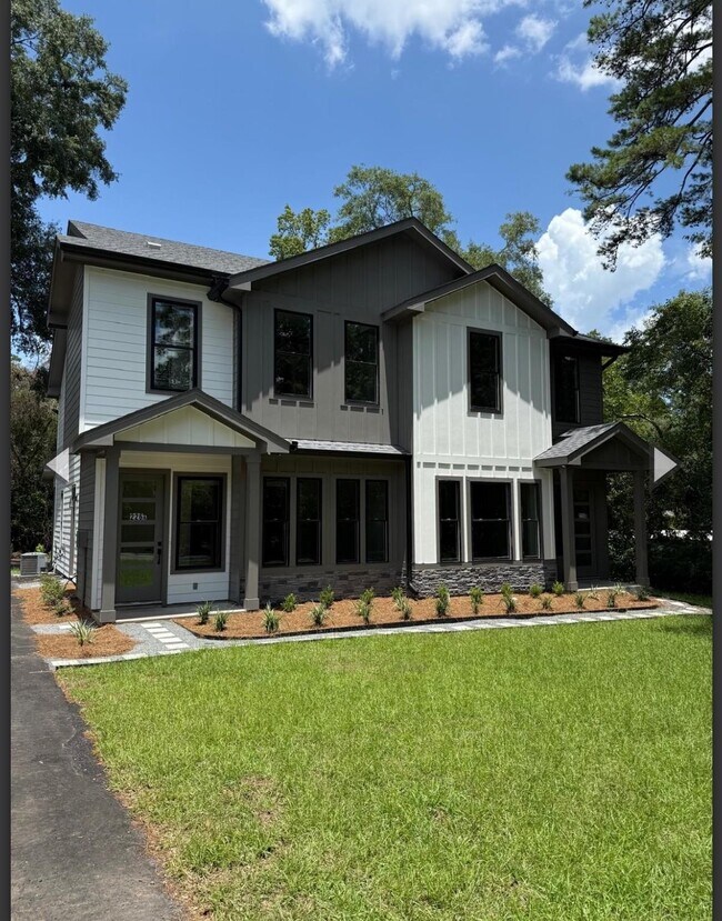 Foto del edificio - 226 E Bradford Rd