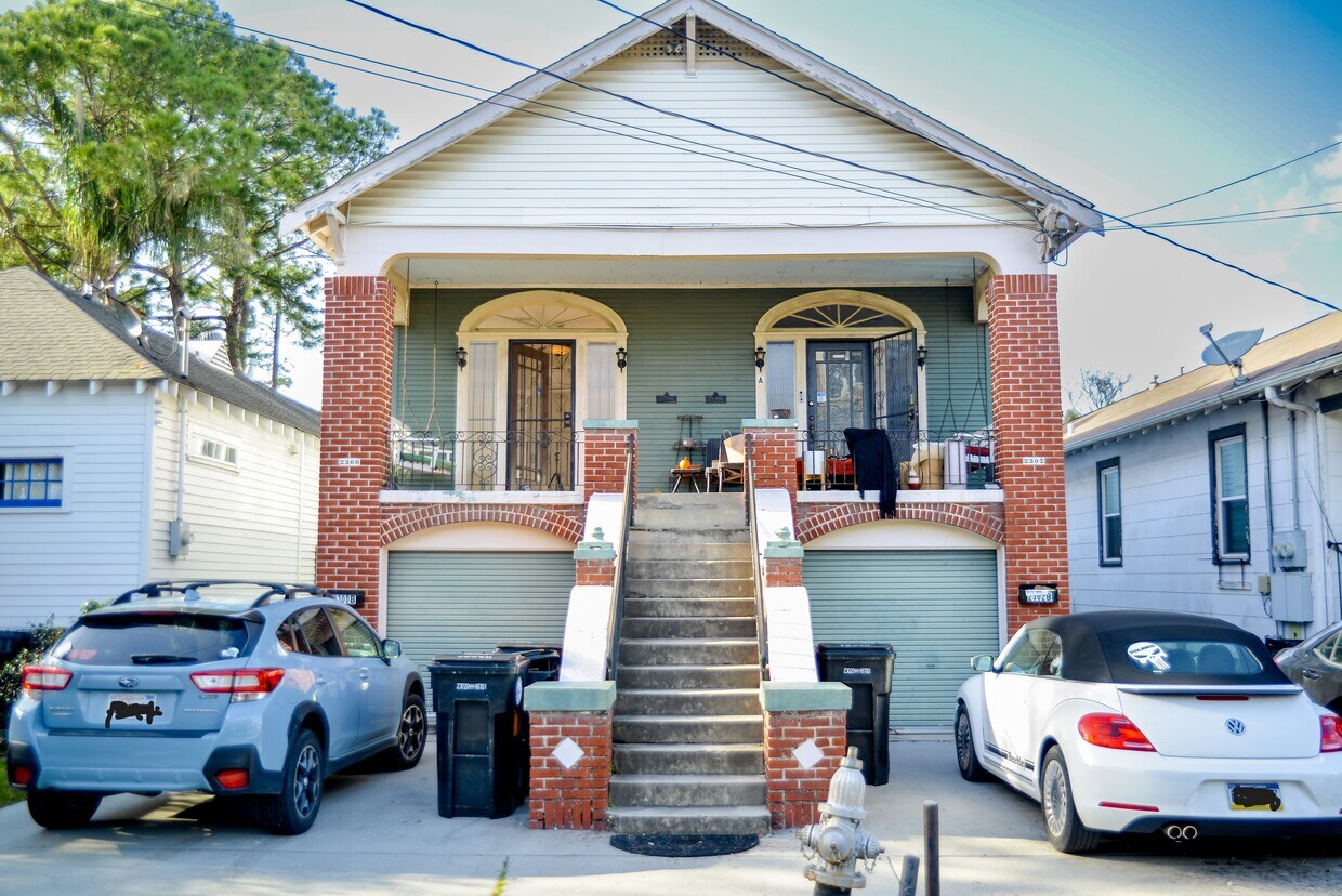 Foto principal - 2300 Dante St