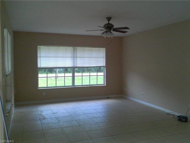 Building Photo - 3863 Hollycrest St