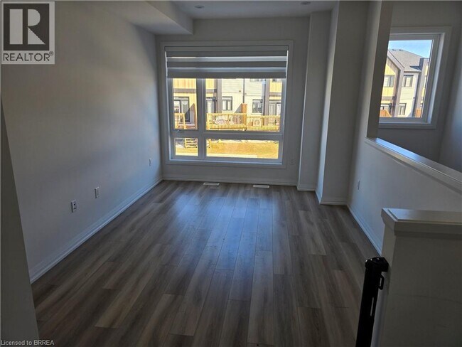 Photo du bâtiment - 55 TOM BROWN Dr