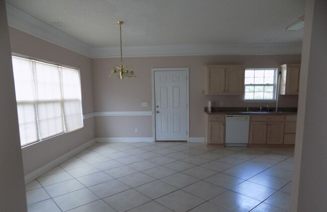 Building Photo - Charming 3BR with bonus room 2.5 Bath Hous...