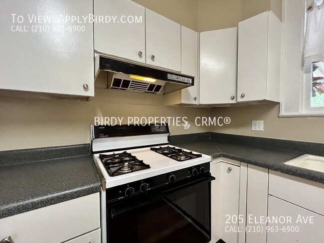 Foto del edificio - **2 Bed, 1 Bath Home Located Near the San ...