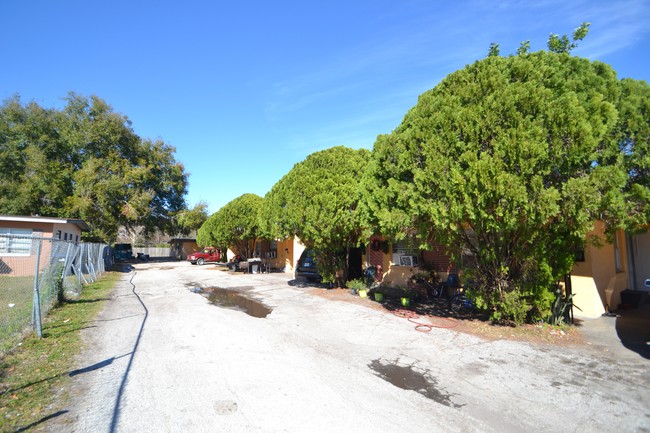 Building Photo - Calypso Apartments