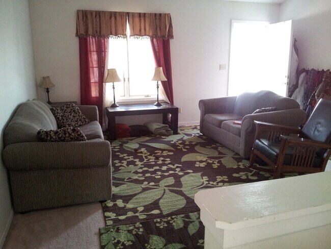 Foto del edificio - comfy home for rent