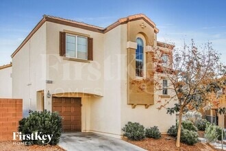 Building Photo - 10550 W Gilmore Ave