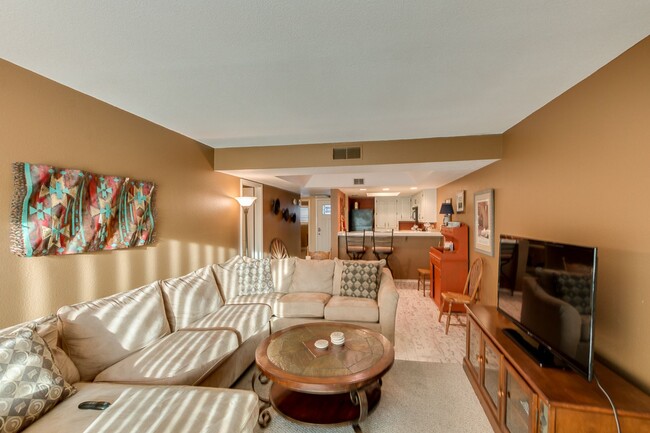 Building Photo - Fully Furnished 2 bed 2 bath condo in the ...