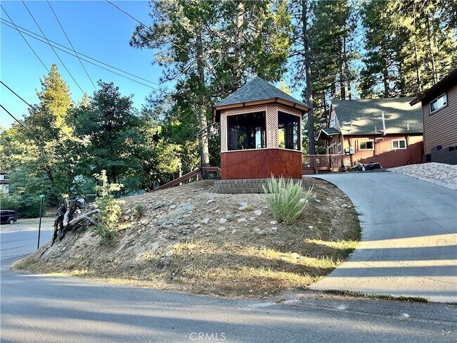 Foto del edificio - 2242 Deep Creek Dr