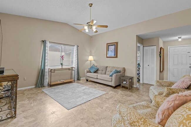 Building Photo - 12102 Walden Woods Dr