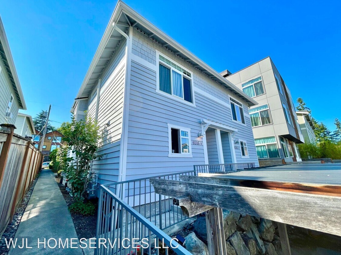 Primary Photo - 2 br, 1.5 bath House - 6516 34th Ave NE Un...