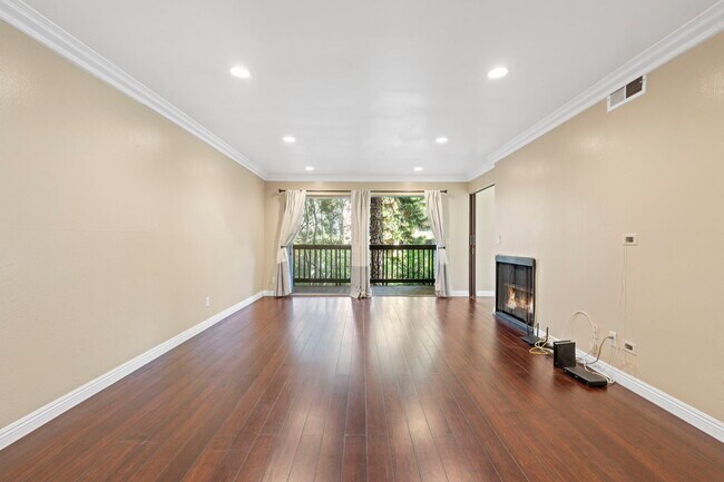 Foto del edificio - 3113 Raintree Cir