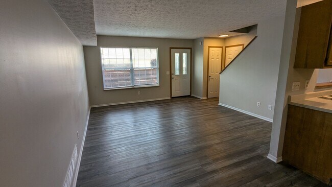 Foto del edificio - MN Cedar Village (859)