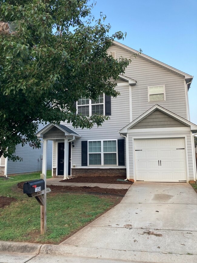 Building Photo - 1358 Dowden St