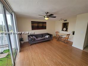 Foto del edificio - 1740 NW N River Dr