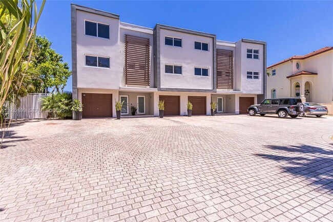 Foto del edificio - 3925 NE 171 St