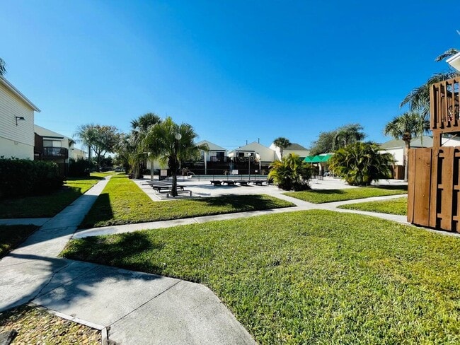 Building Photo - 637 Executive Center Dr
