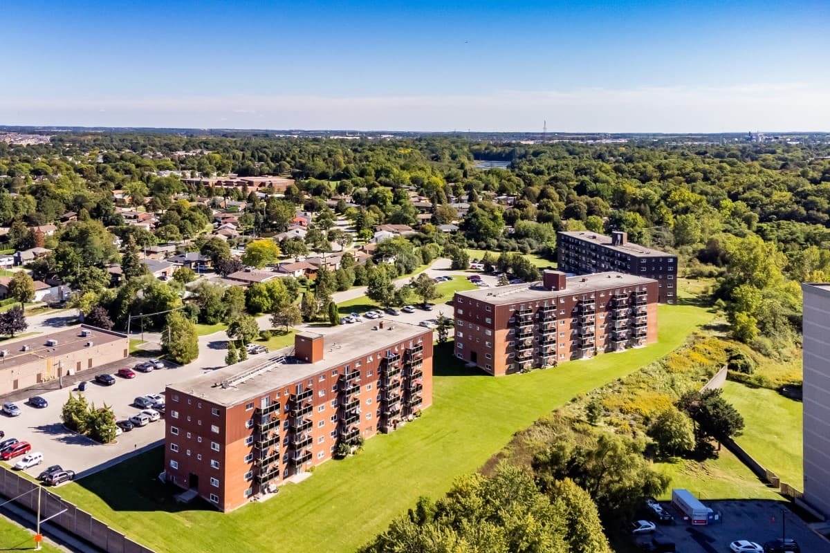 Primary Photo - Frontenac Apartments