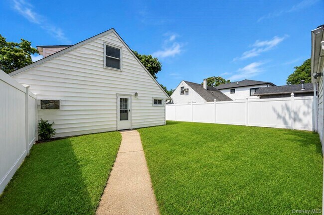 Foto del edificio - 3173 Roxbury Ln
