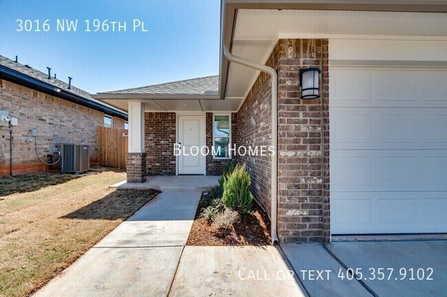 Building Photo - 3016 NW 196th Pl