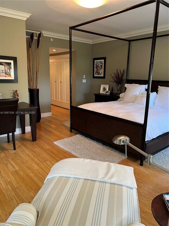 Foto del edificio - 445 Grand Bay Dr