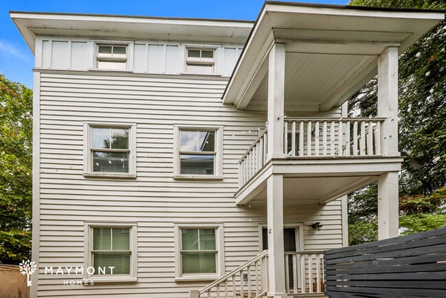 Building Photo - 5 E Hampstead Square