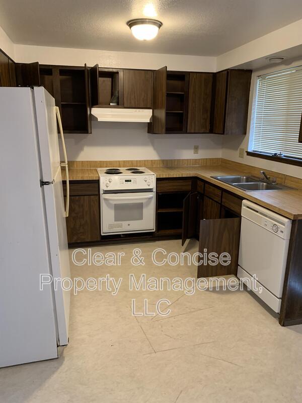 Building Photo - 2704 I Street #B
