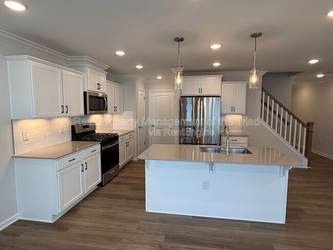 Foto del edificio - 907 Elderberry Wy