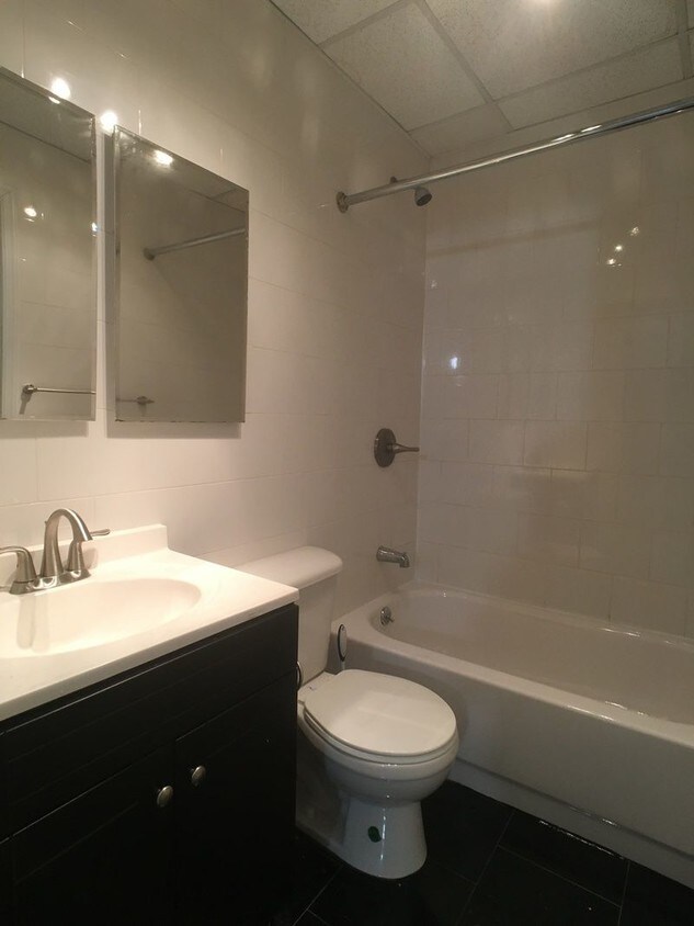 Primary Photo - 38 W 37th St