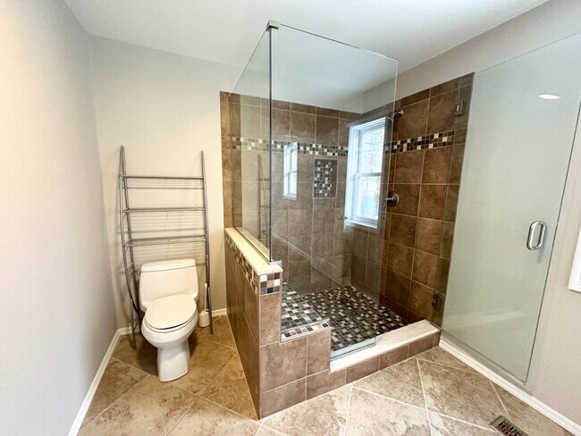 Building Photo - 76 Trottingham Ct