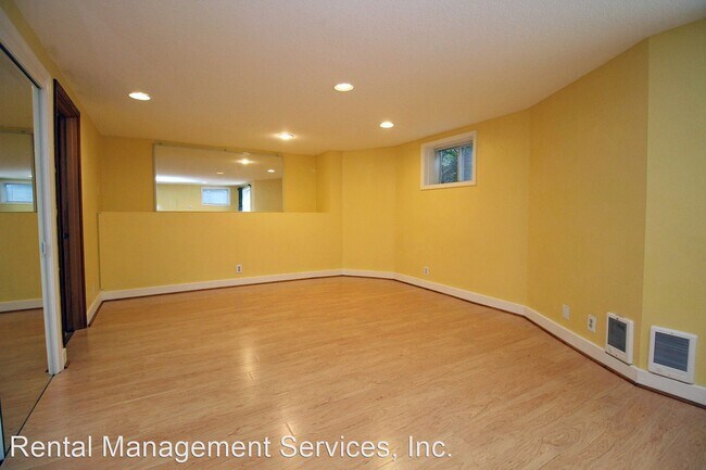 Foto del edificio - Studio, 1 bath House - 601 NW 22nd Ave