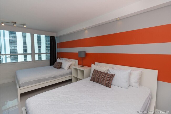 Building Photo - 5445 Collins Ave