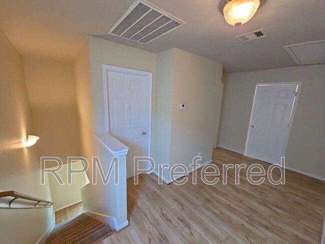 Building Photo - 11811 Chetman Dr