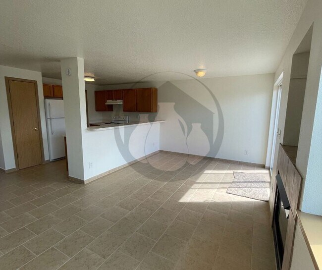 Building Photo - Charter Triplex #2022-1085