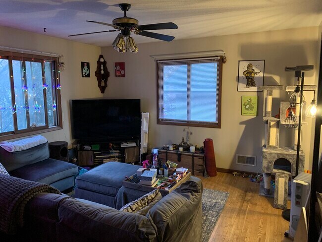 Living room - 2226 Arthur St NE