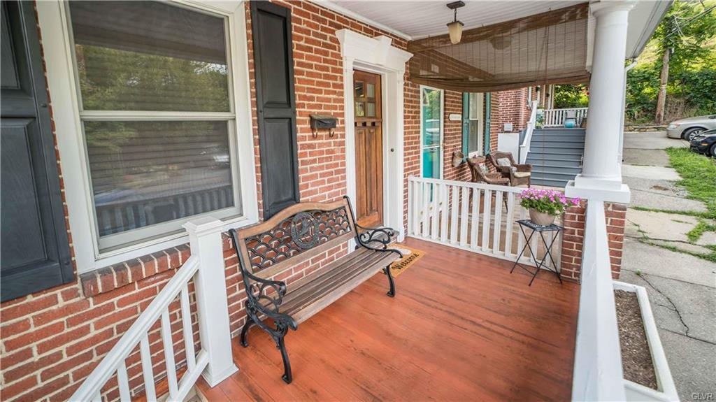 covered front porch - 908 Porter St